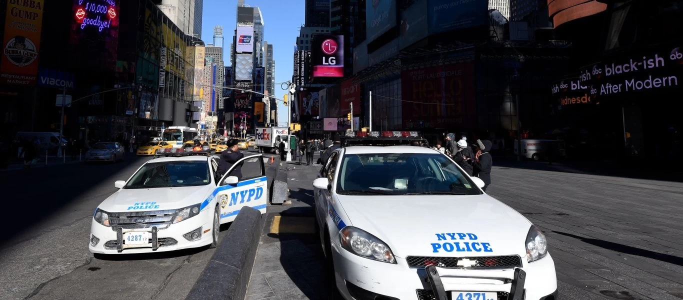 Νέα Υόρκη: Εκτελεστής πυροβολεί εν ψυχρώ 35χρονο την ώρα που πλένει το αυτοκίνητό του (βίντεο)